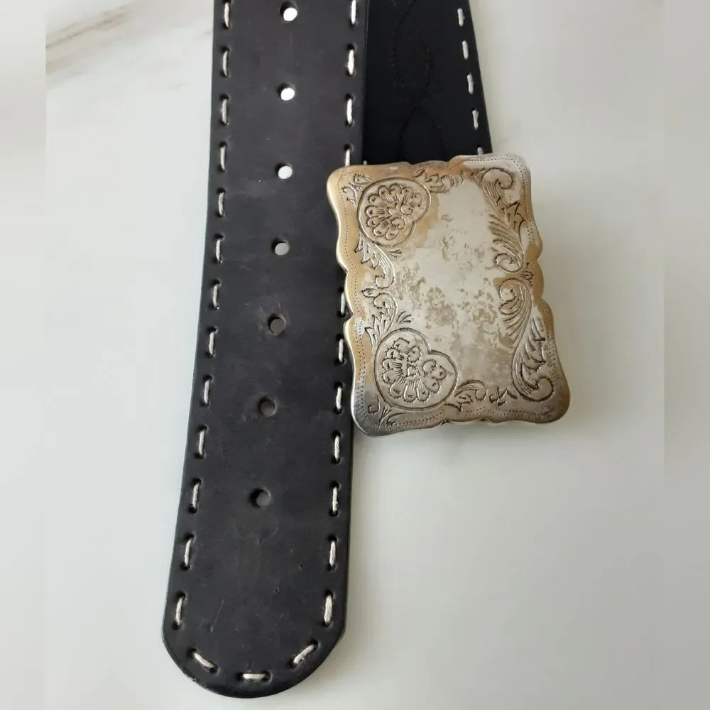 Jenny and the Boys Hearts Engraved Top Stitched Decorative Western Belt Sz M VTG